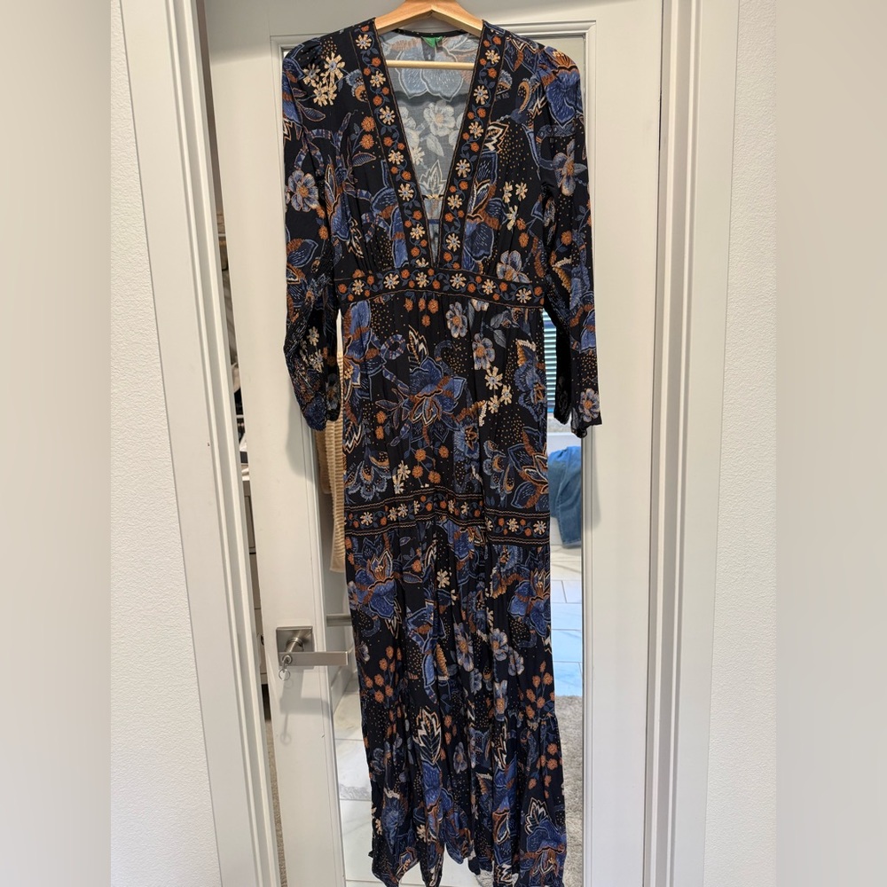FARM Floral V-Neck Maxi Dress New